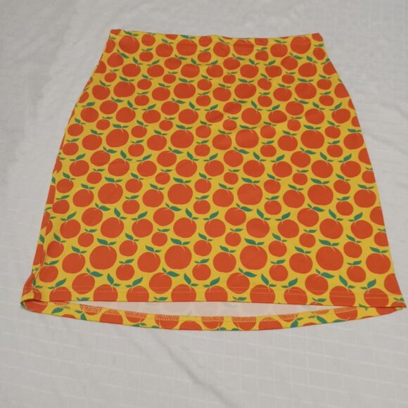 One-of-a-kind hand made Tomato skirt - end-of-roll fabric - material: spandex - Picture 5 of 7